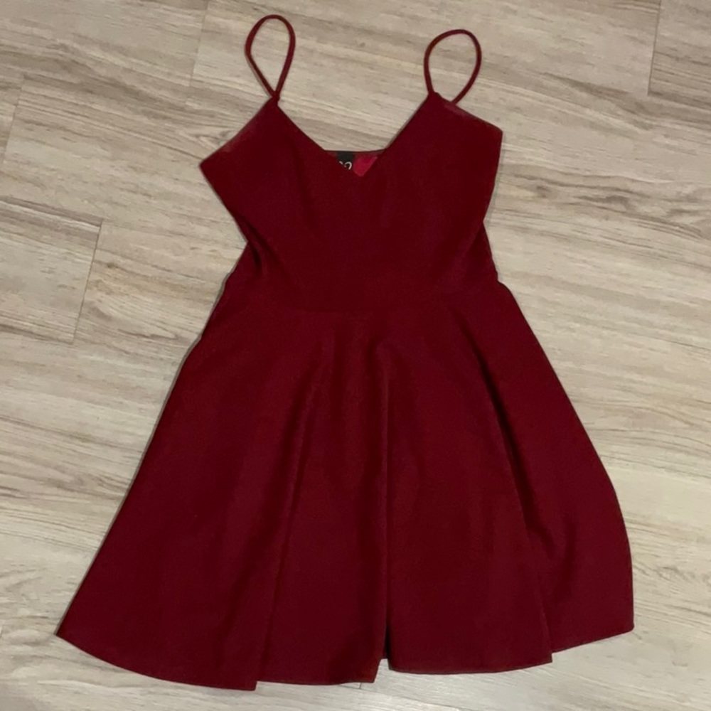 Maroon Windsor dress size small